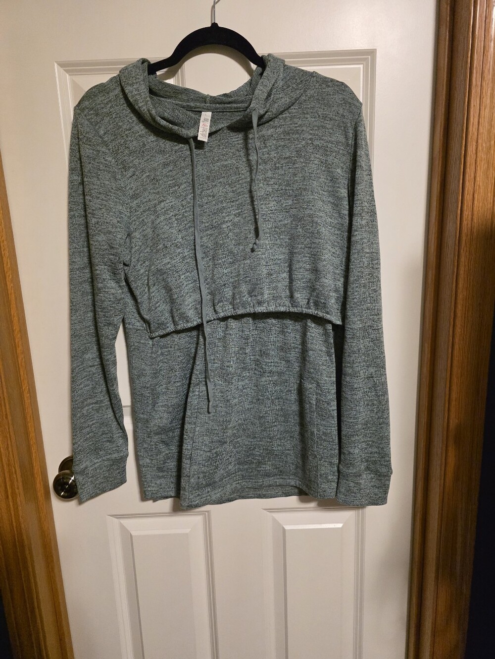 Latched Mama Lightweight Hooded Sweater Size L